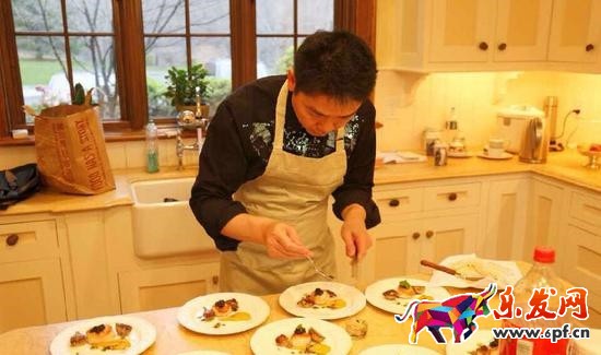 劉強(qiáng)東做飯 劉強(qiáng)東做飯